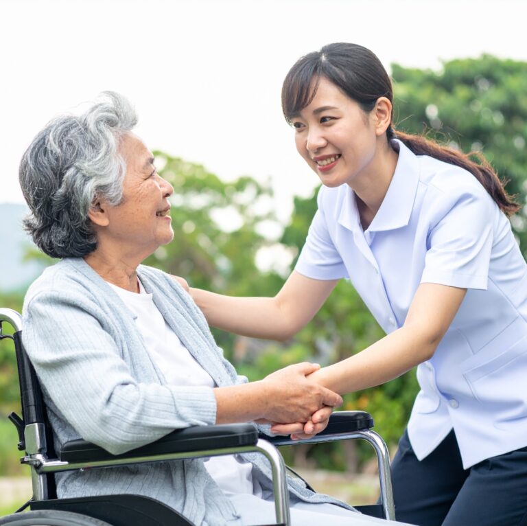 介護専門の人材採用画像